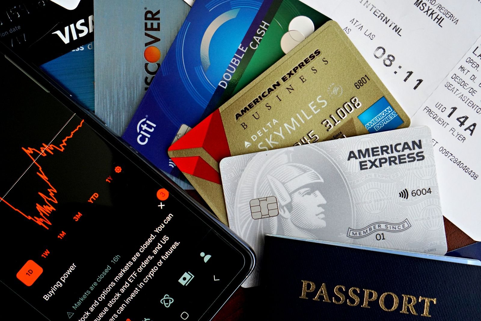 UAE freelance residence visa and Emirates ID documents for DMCC permit holder